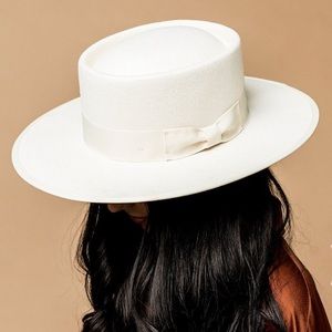 Lola stiff brim hat in cloud